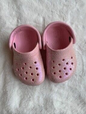 Glitter sparkly pink crocs for baby Size 5 C Super Cute Glitter Sparkle Clogs
